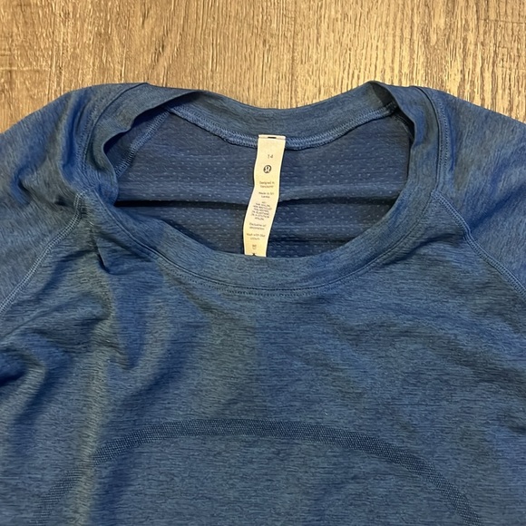 Lululemon swiftly tech long sleeve 2.0 - Picture 4 of 7